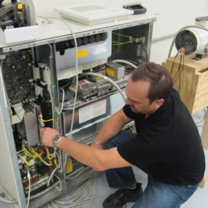 Servicio de mantención integral de equipos de rayos X con levantamiento radiométrico y capacitación para personal clínico